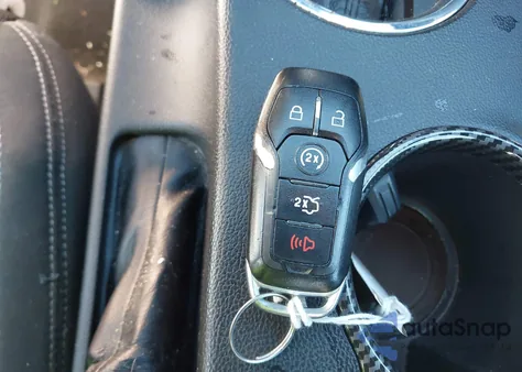 2016 Ford Mustang V6 из США, поврежденный, VIN 1FA6P8AM3G5284152